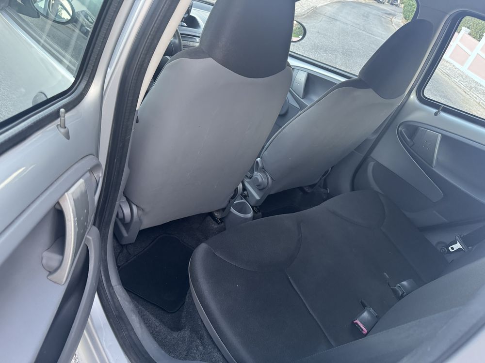 TOYOTA AYGO  1.0  GASOLINA  1 DONO  AR CONDICIONADO   ANO 2011