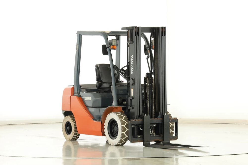 Навантажувач дизельний TOYOTA 8FD25 2018 погрузчик Тойота