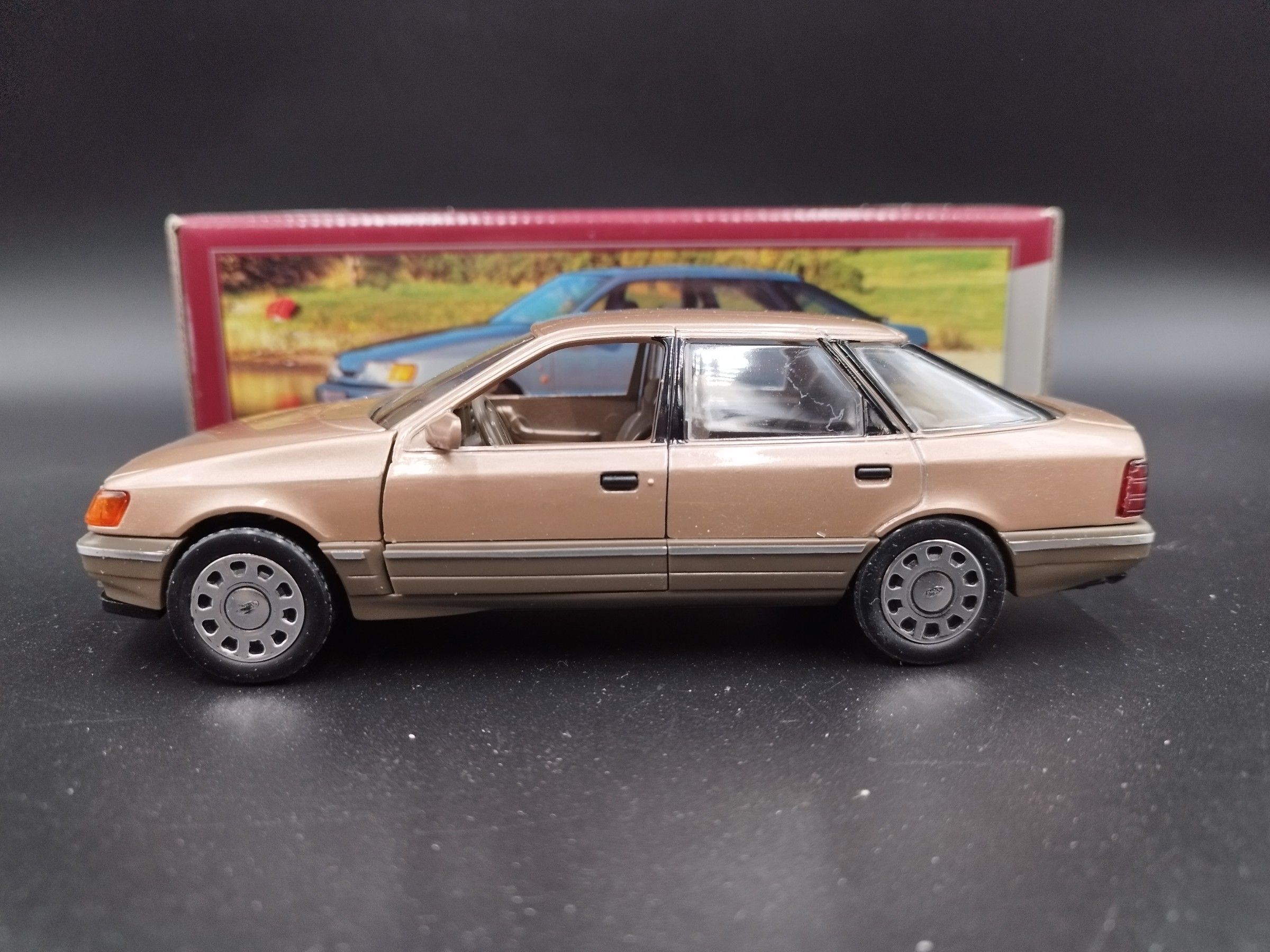 1:25 Schabak Ford Scorpio 2.8i Ghia model nowy