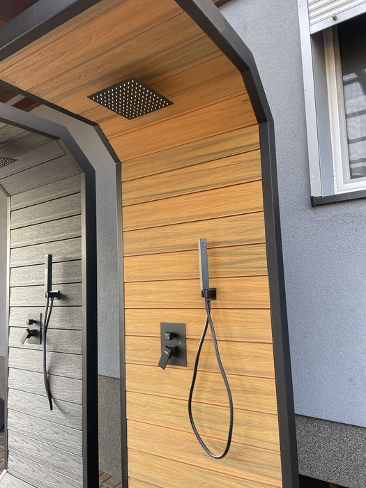 Prysznic ogrodowy z funkcja ciepłej wody, idealny pod saune i spa