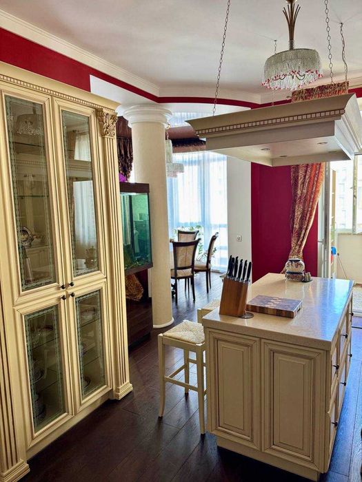 Продається елітна 3-кімнатна квартира в новобудові на Чорновола, 67