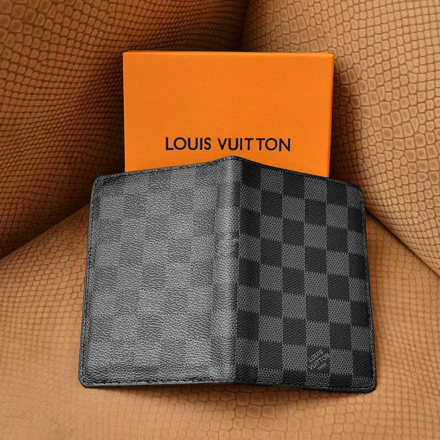 Обложка для паспорта Louis Vuitton для документов загранпаспорт