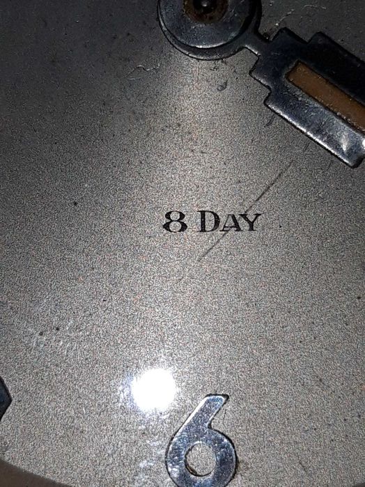 zegarek budzik nakręcany