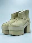 Damskie botki UGG New Heights Platform Mini Boot