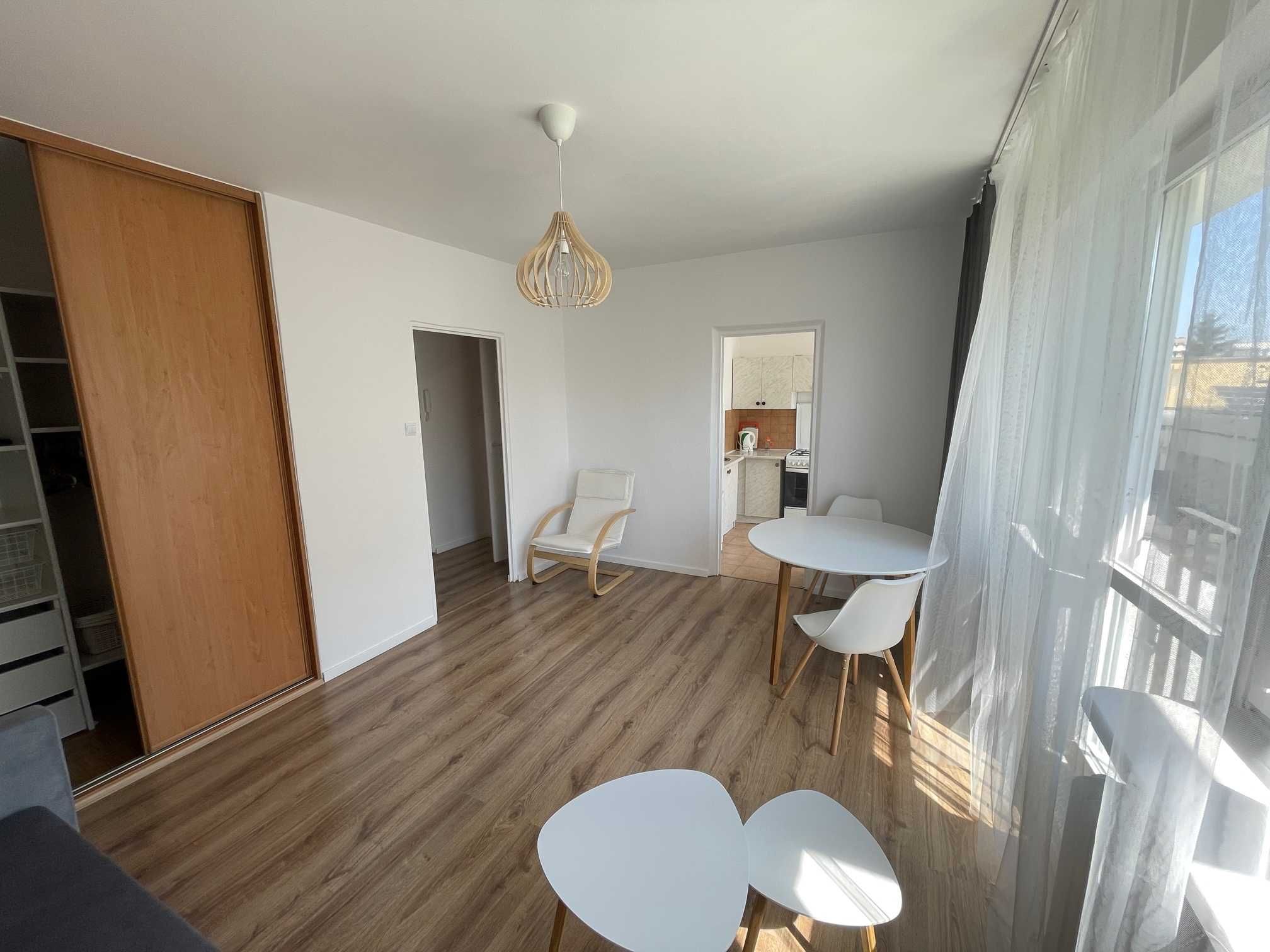 Słoneczna kawalerka/apartament w Legionowie