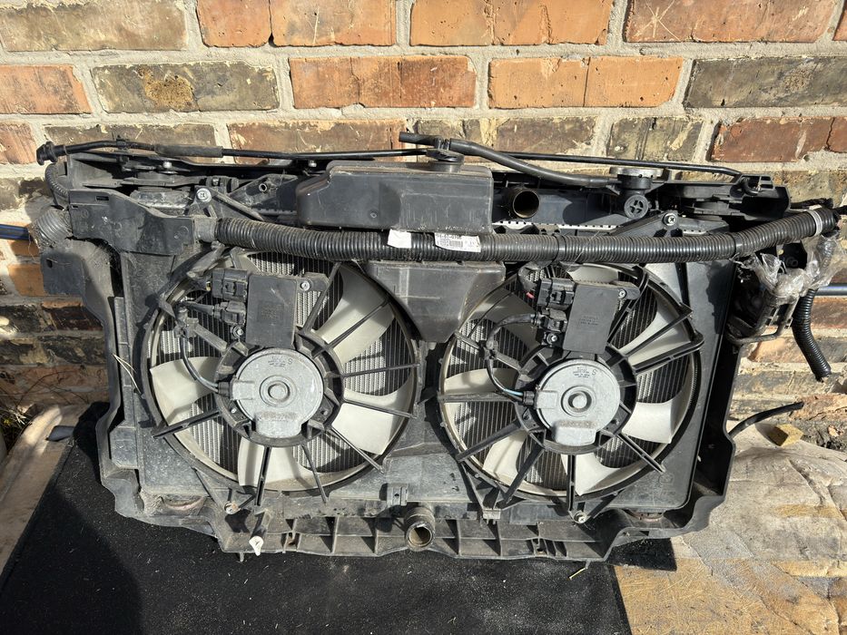 Передня панель телевізор касета радіаторів Mazda 3 BM 2013- 2,2 дизель