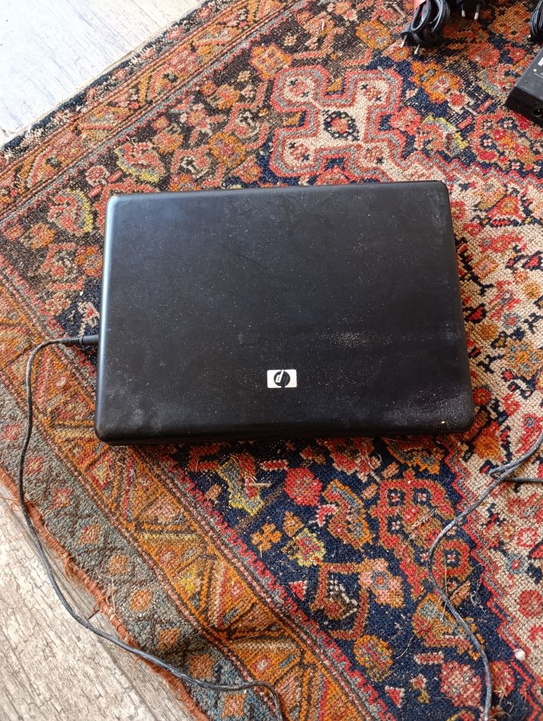 Quatro computadores avariados