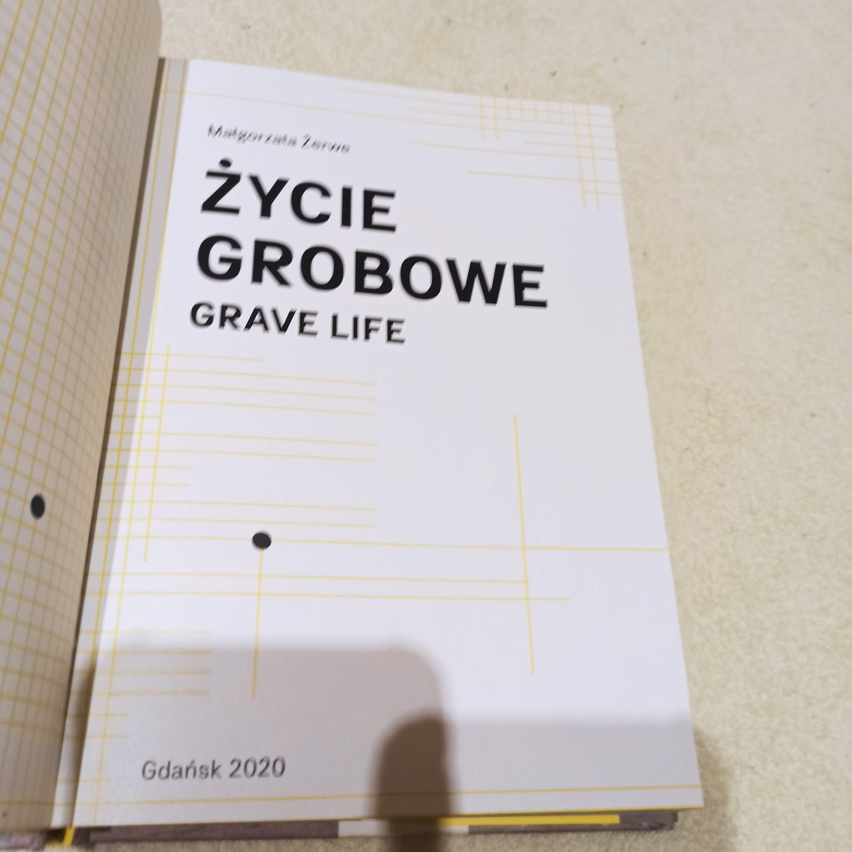 Życie grobowe - tanio