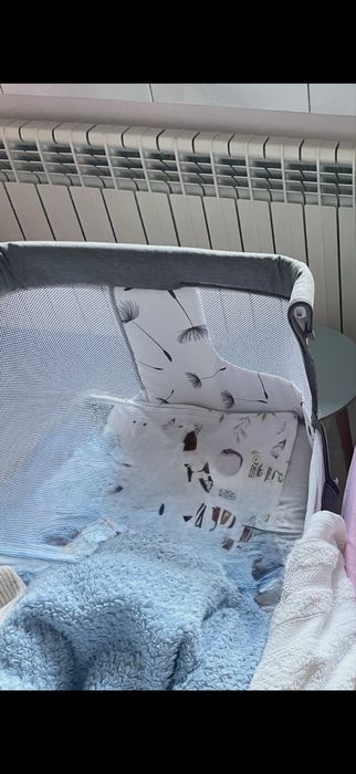 Sprzedam dostawke do łóżeczka Lionelo Theo plus materac dod.