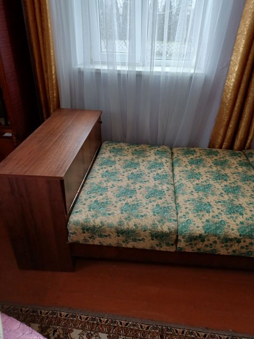 Тахта -  ліжко ..