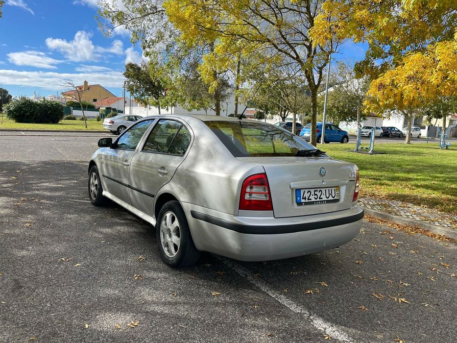 Skoda Octávia 1.6 ambiente 2003