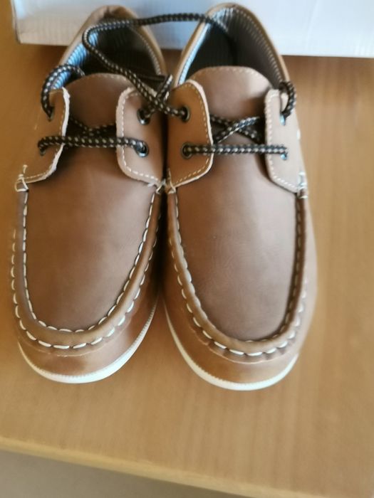 Sapatos vela castanhos