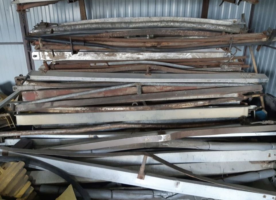 BELKA POPRZECZKA SPINAJACA BURTY NACZEPA WYWROTKA-RÓZNE