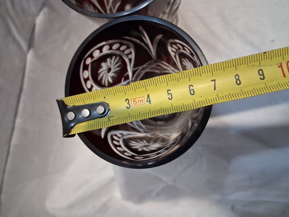 Szklaneczki, kieliszki z rubinowego szkla