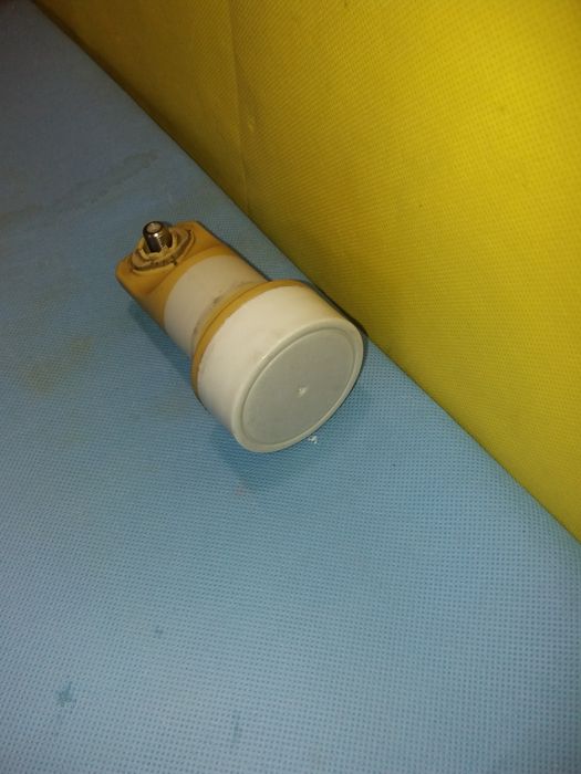 Головка супутникова.