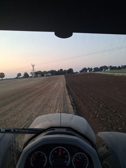 Mulczerowanie, Oranie, Uprawa Pola - Usługi Ciągnikiem