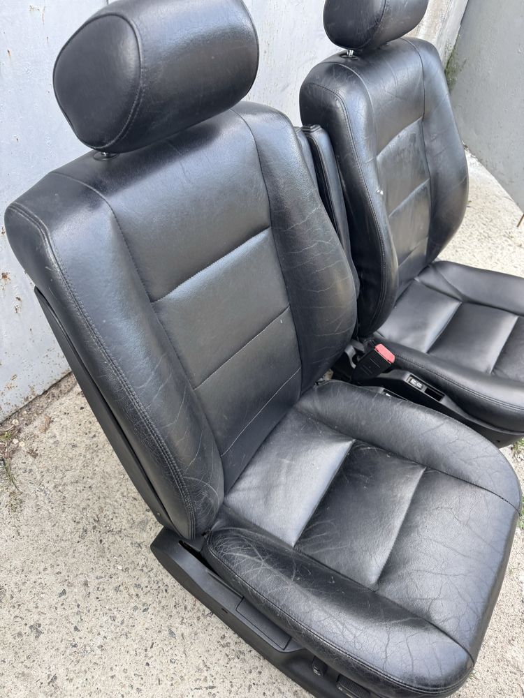 Продам передние сиденья с паматью бмв е34/е32