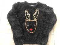 Włochaty sweter ze świecącym noskiem + gratis