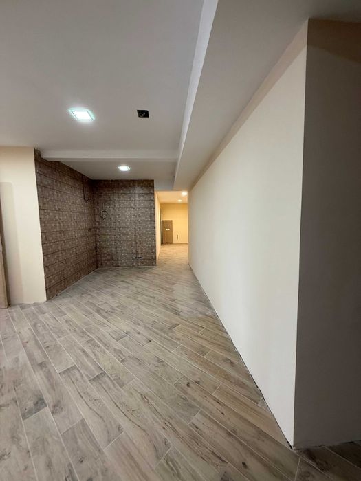 Продам котедж 480м  с.Шпитьки 17 км по Житом. трасі 15с.біля озера