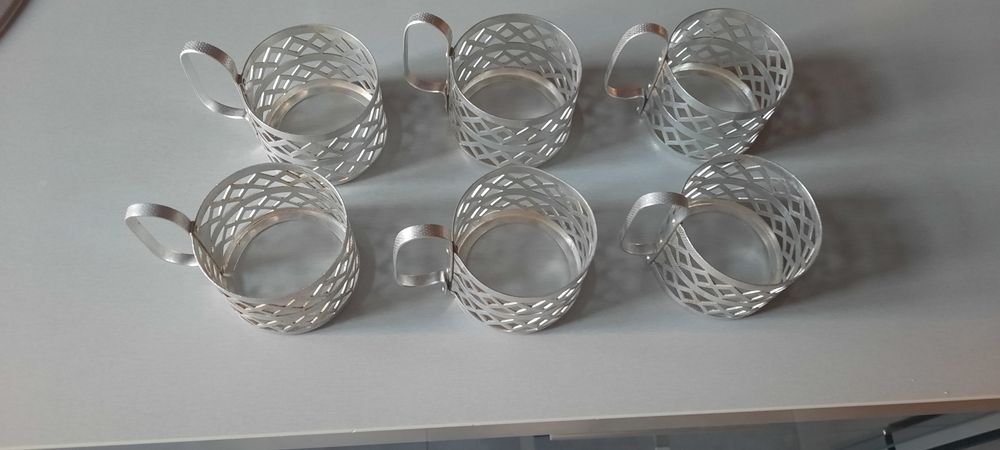 Koszyczki do szklanek.