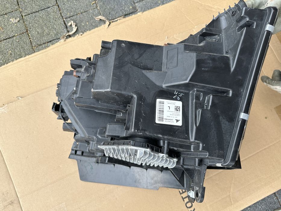 Lampa lewa przednia Dodge Ram 21- uszkodz.
