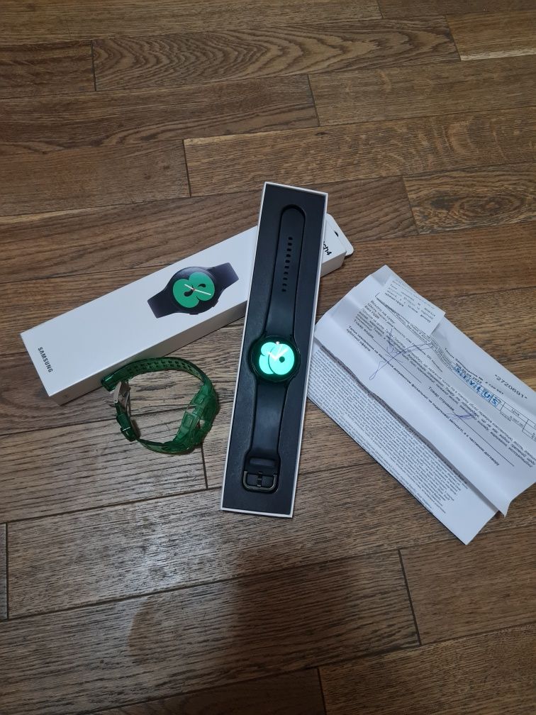 Watch 4 Samsung )