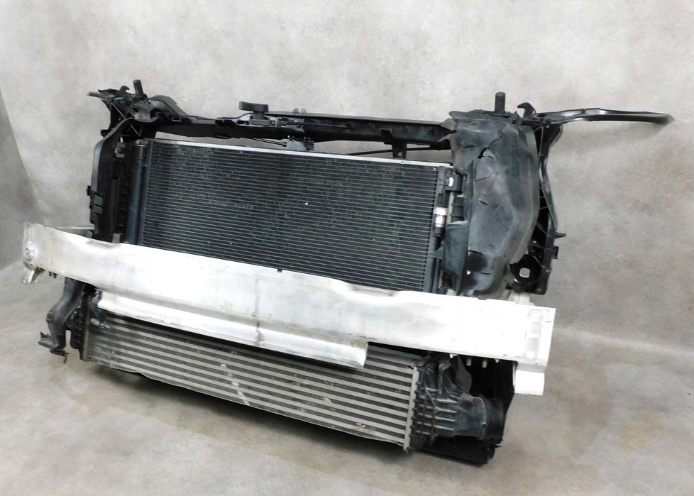 AUDI Q5 80A Передня панель, телевізор