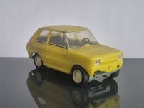 Estetyka fiat 126p szoku żółty