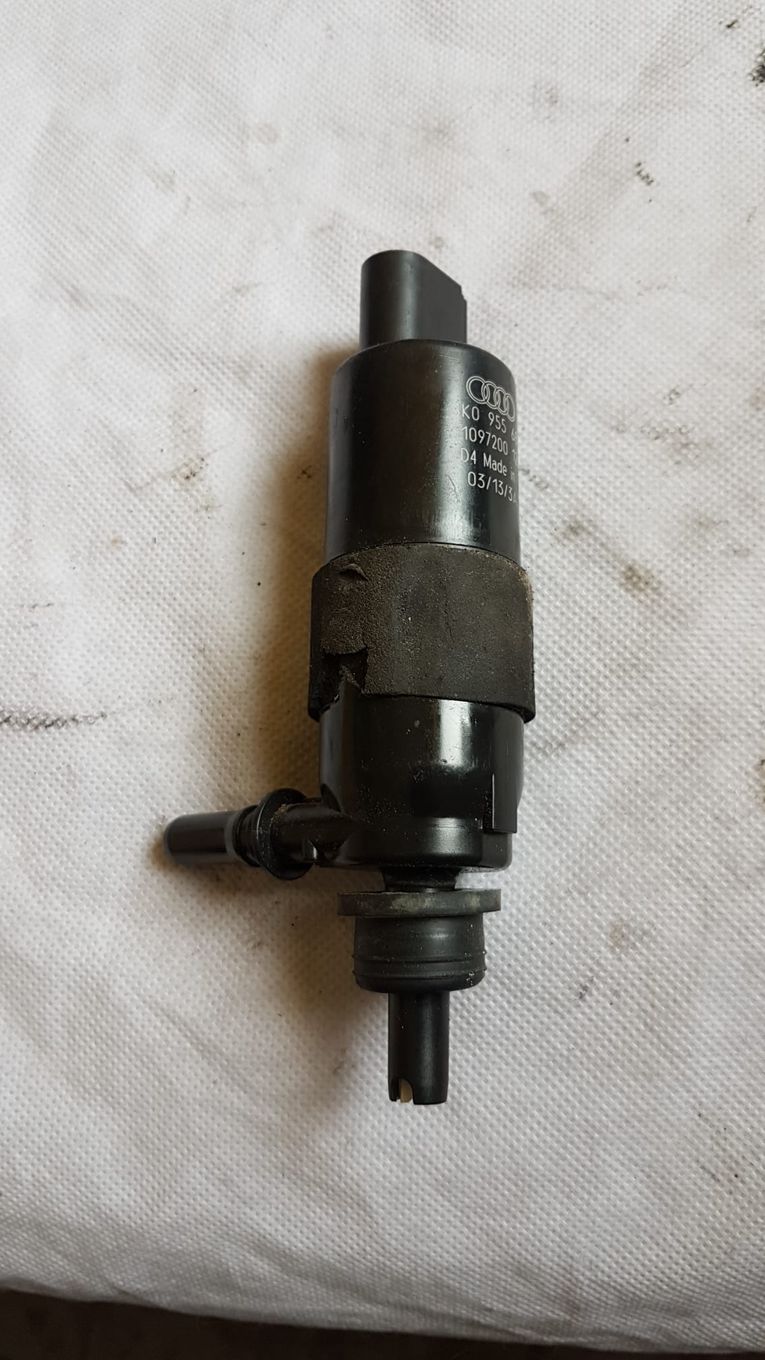 Pompka spryskiwaczy Audi A4 B8 A5 Q5