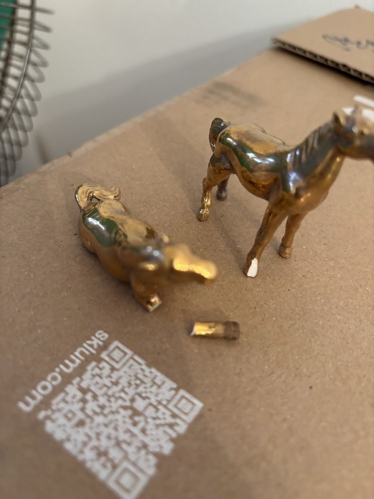 Mini estatuetas cavalo porcelana