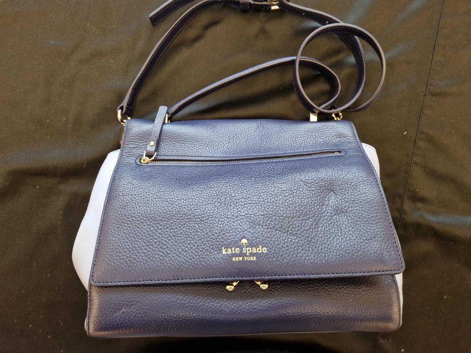 Carteira Kate Spade em tons de azul