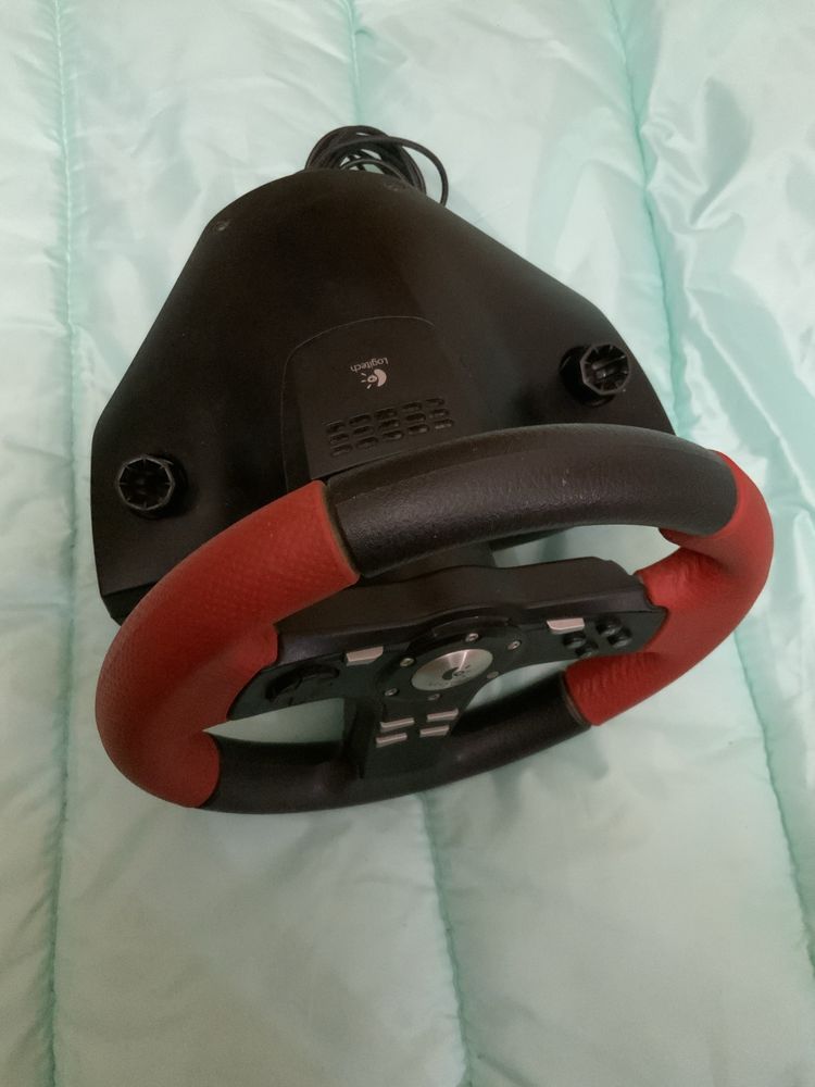 Руль Logitech для игры в гонки wheel логитеч лоджитек