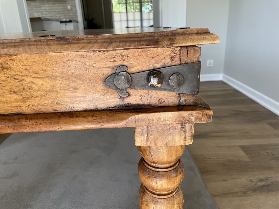Stół kolonialny w pełni lity, oryginalne okucia