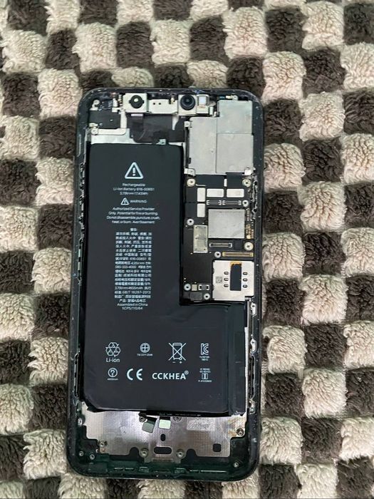 Iphone 11 pro max 256 gb на запчастини