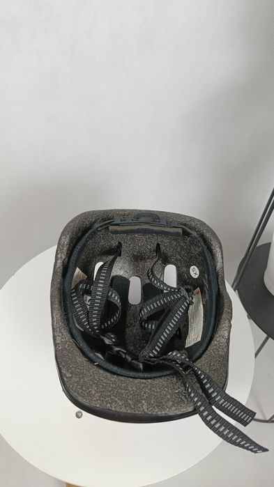 Kolorowy chłopięcy niebieski czerwony kask rowerowy Meteor roz. XS