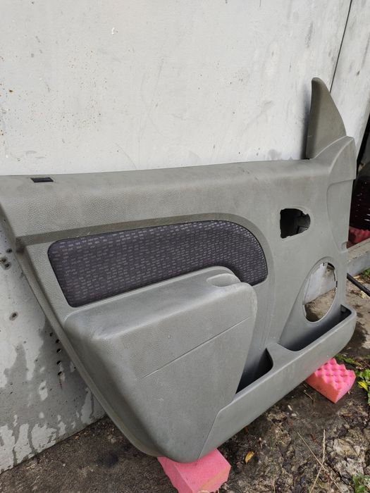 Карта дверей передня ліва дачія логан