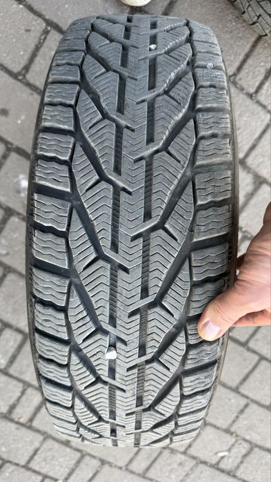 Шина зимова 205/60/16