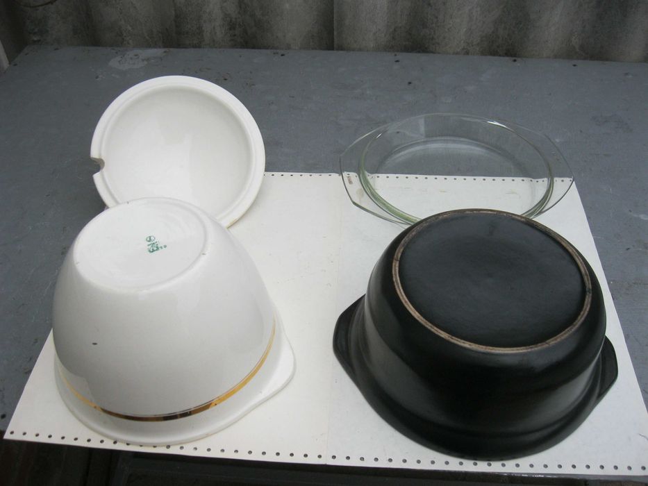 Продам супницу жаровню керамическую на 3 л