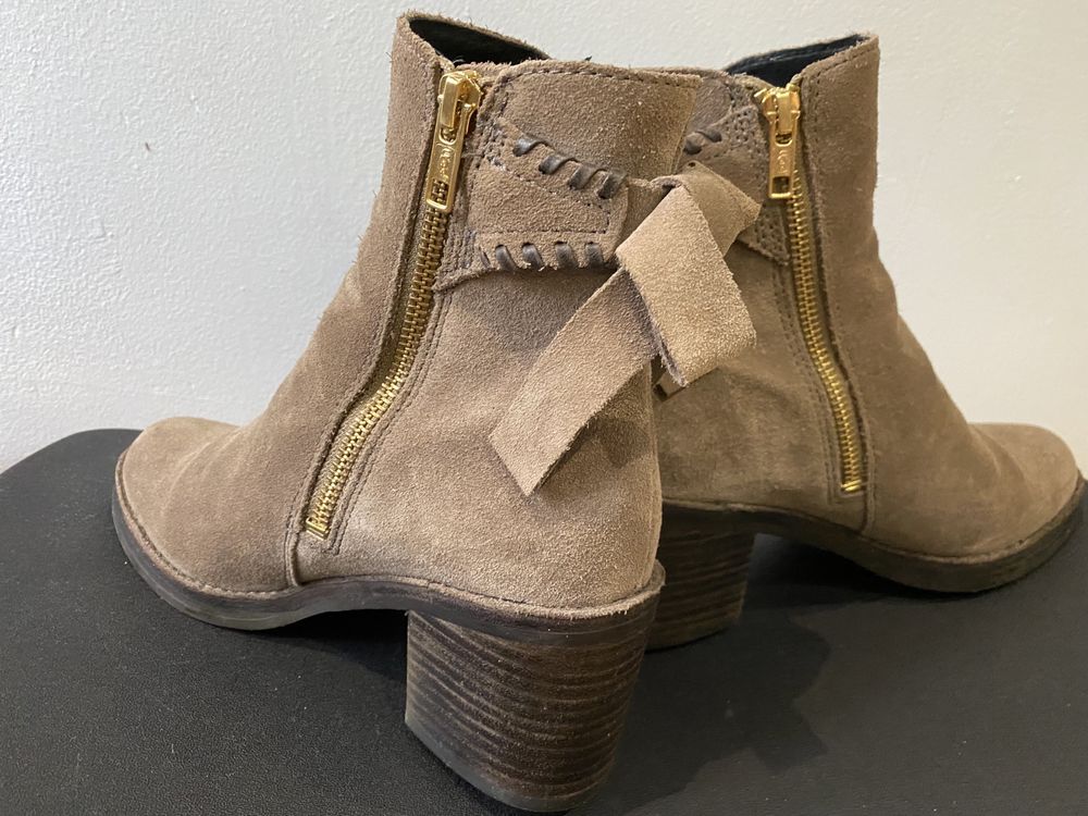 Botki zamszowe UGG r.35