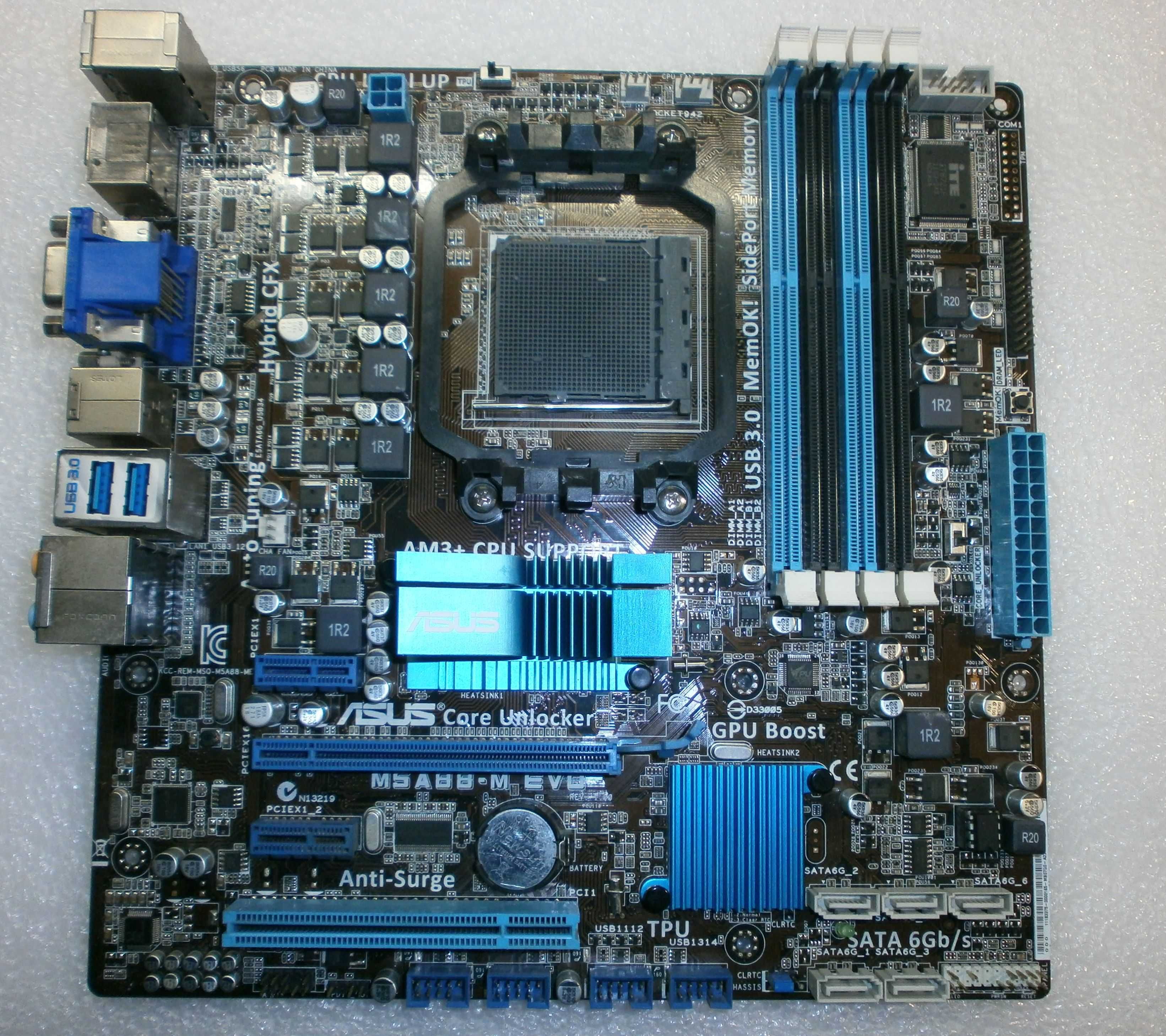 AM3+  Asus M5A88-M EVO