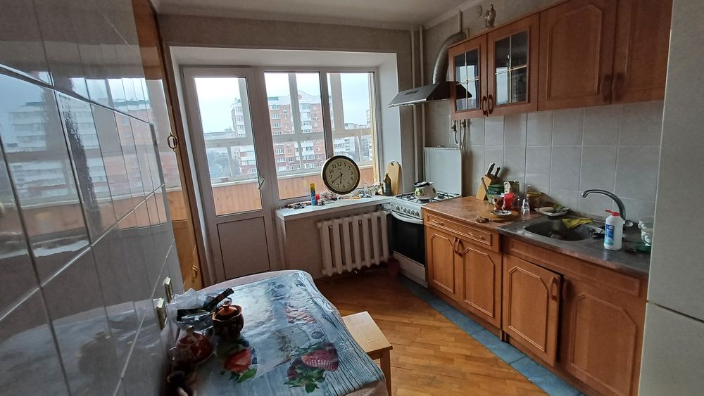 Продаж трикімнатної квартири по.Пр. Миру в Чернігові