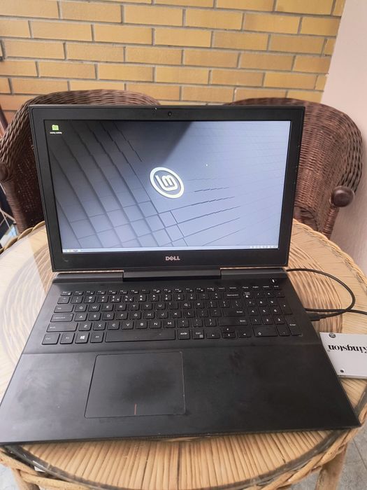 Dell Inspiron 15 7000 Gaming | 12GB Ram i7-7700HQ | SSD 120GB | Linux
