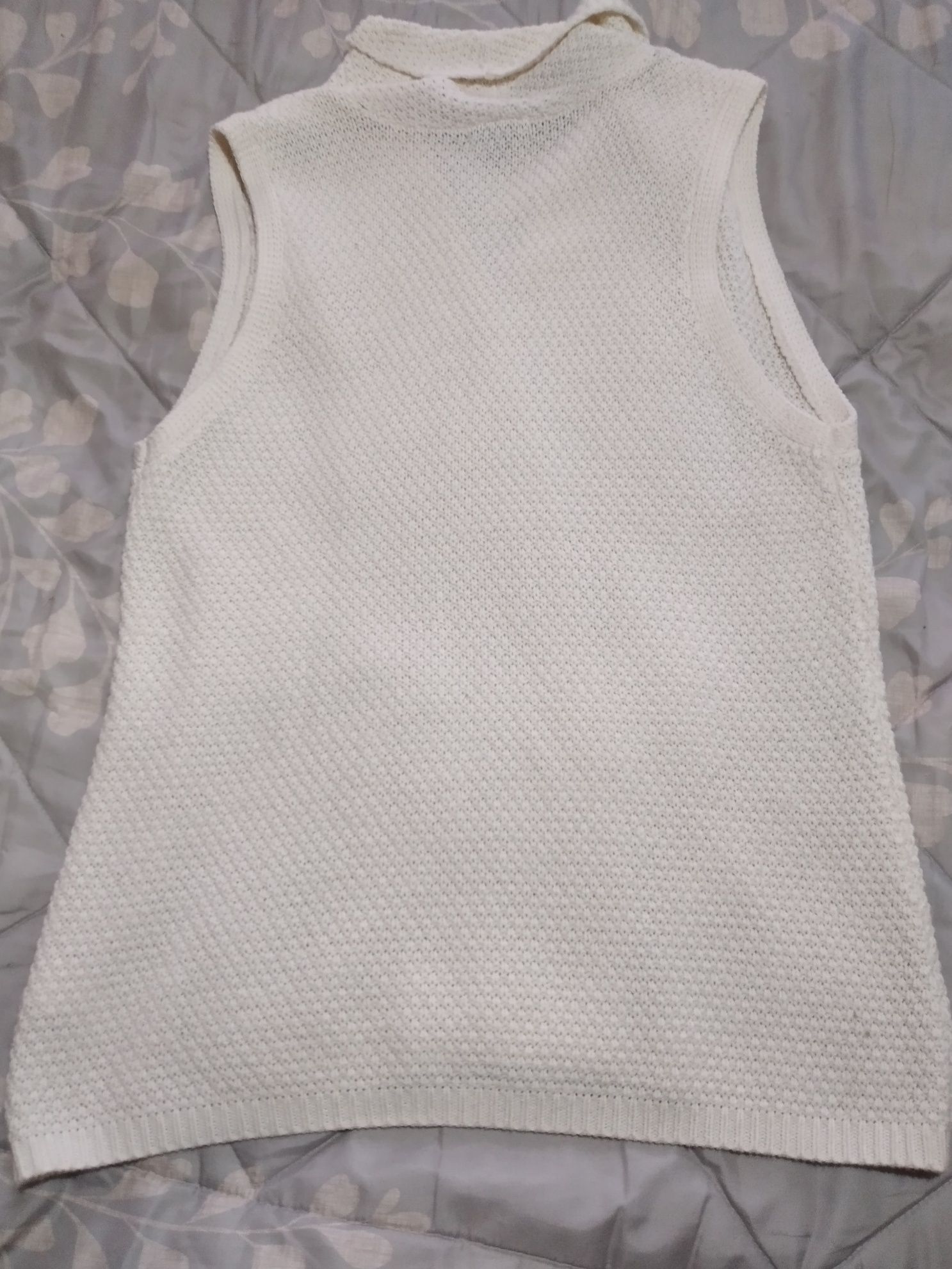 Colete de malha marca H&M