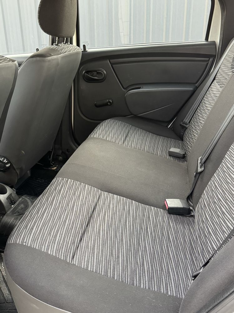 Renault logan 2010р