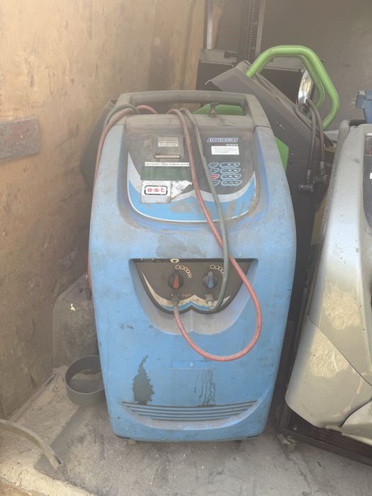 Заправочна станція для кондеціонеріа