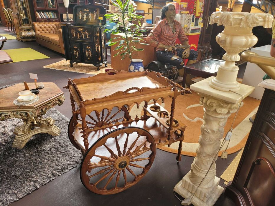 Carrinho bar em madeira - Sem qualquer zona danificada ou desgastada