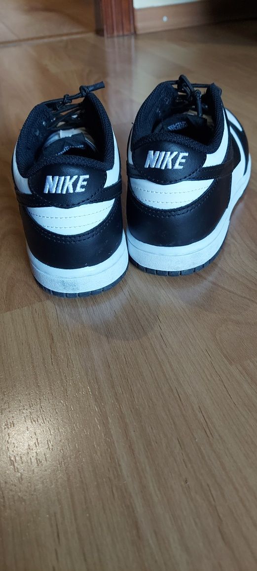 Кросівки Nike 3Y нові 22см.