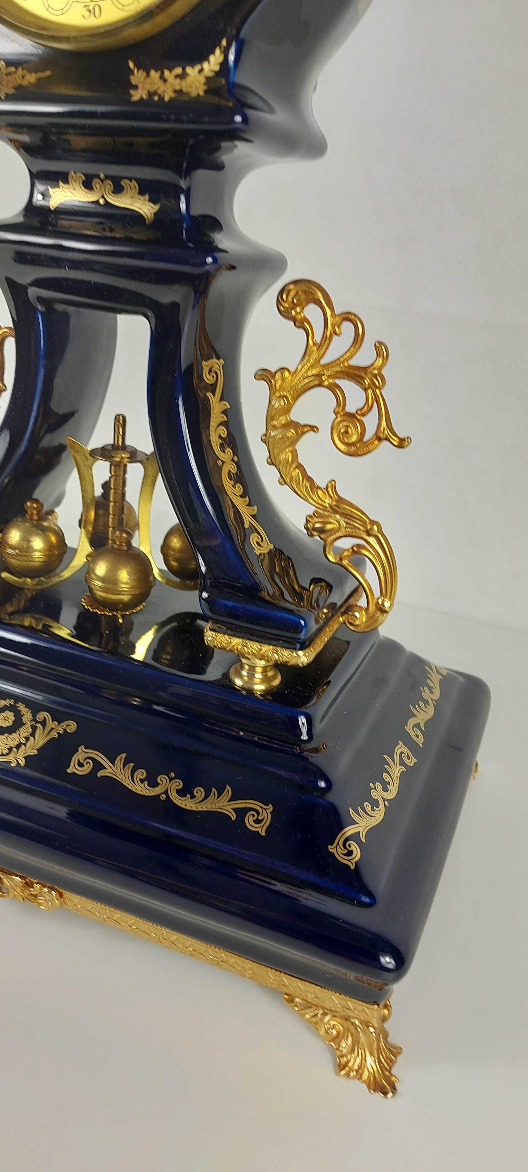 Piękny bogato zdobiony porcelanowy zegar ALFA kobalt - Włochy