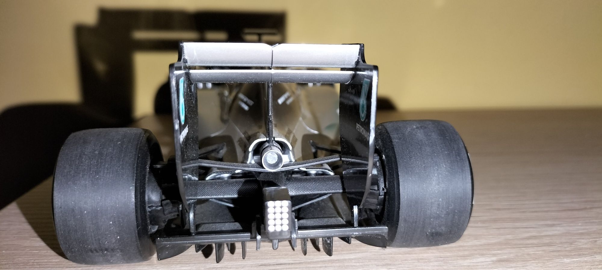 F1 Mercedes W06 1:18 Nico Rosberg Minichamps