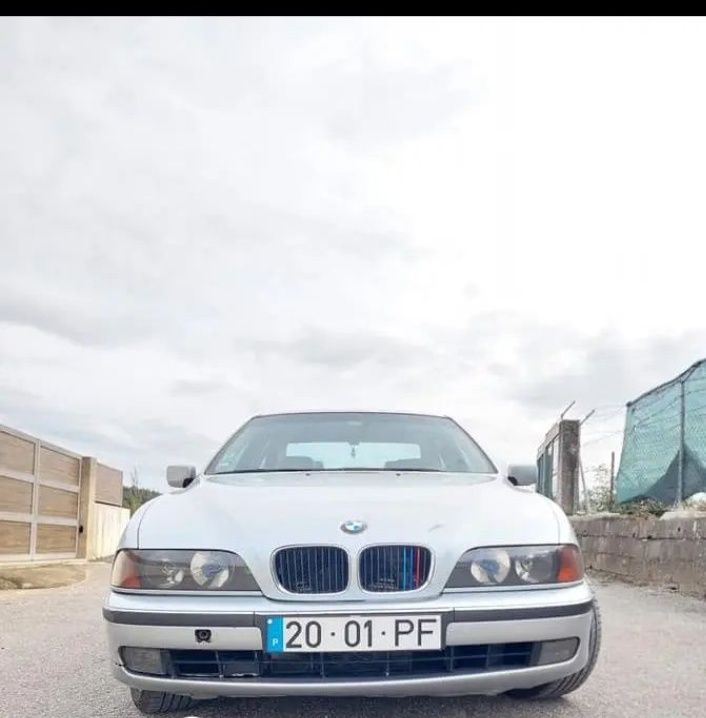 Troco ao vendo BMW 525 TDS